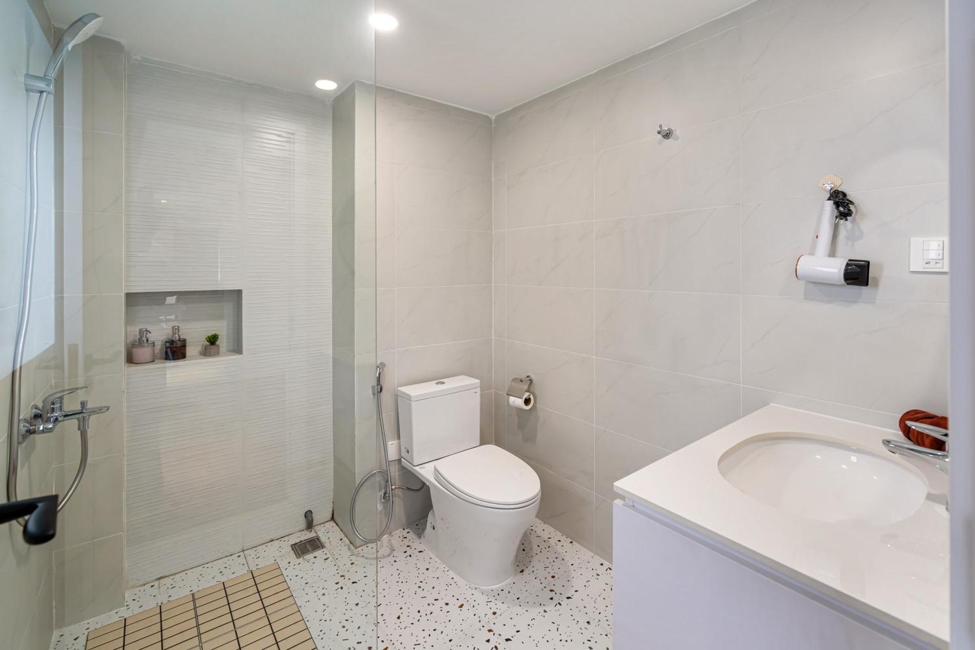 Hotel The Royal Sky - Phu My Hung